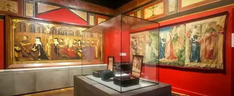 Une image contenant intérieur, art, galerie, cadre photo

Le contenu généré par l’IA peut être incorrect.