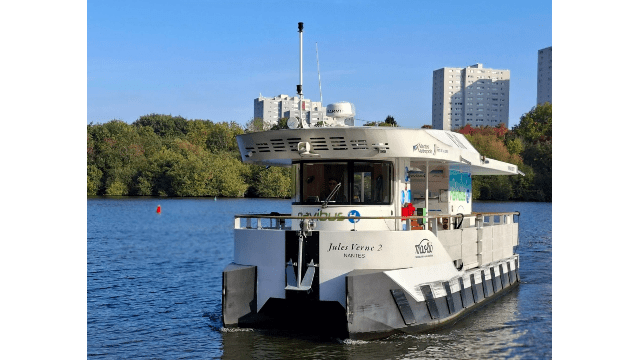 Visite du NavibusH2 de la Semitan