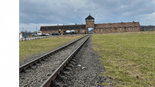 Voyage de mémoire à Auschwitz – Dimanche 15 février 2026 -  Langage de Femmes x CentraleSupélec au Féminin