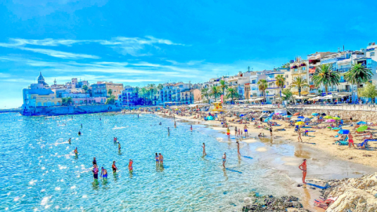 Déjeuner sur la plage de Sitges